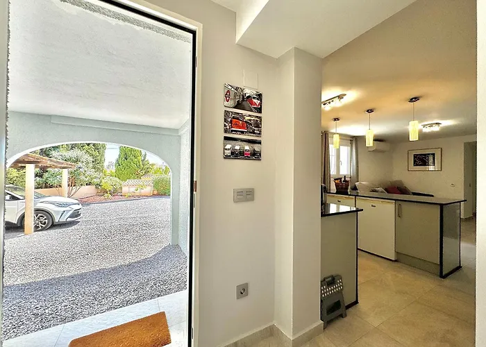 Sunny In A Cosy With Shared Swimming Pool Appartement *