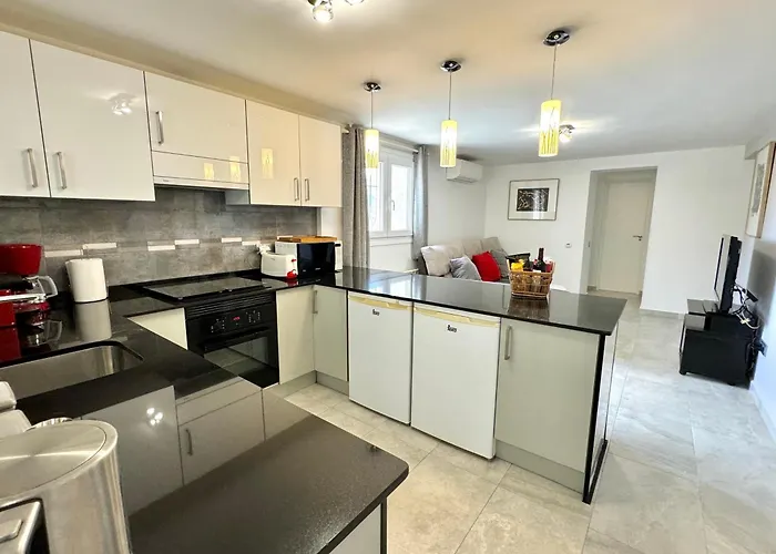 Sunny In A Cosy With Shared Swimming Pool * Calpe