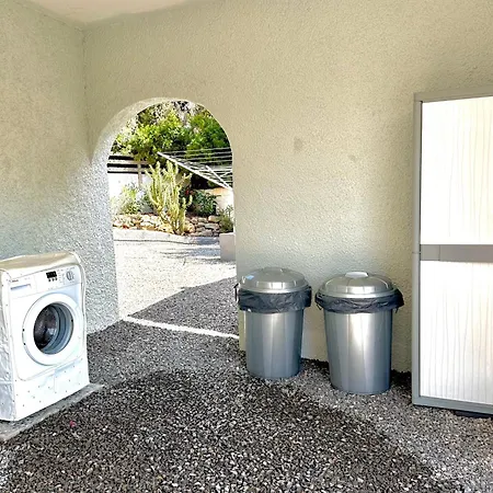 Sunny In A Cosy With Shared Swimming Pool Apartman *