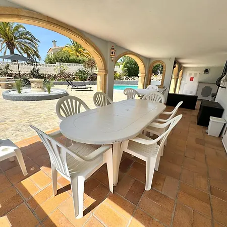 Sunny In A Cosy With Shared Swimming Pool Apartman Calpe