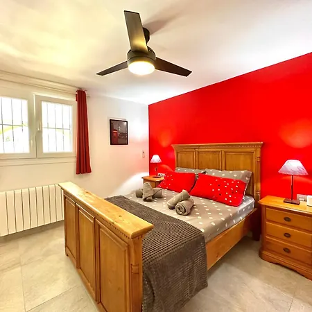 Apartman Sunny In A Cosy With Shared Swimming Pool *