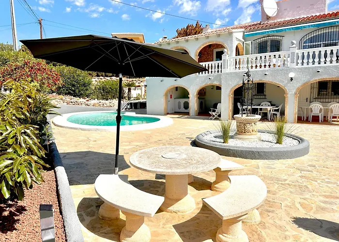 Sunny In A Cosy With Shared Swimming Pool * Calpe